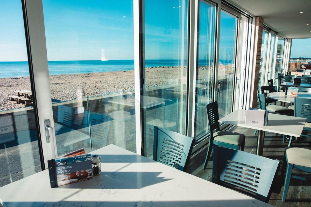 The Firs - Apartment Next To Beach & Forest - Pets Are Free Barton-on-Sea Exterior foto