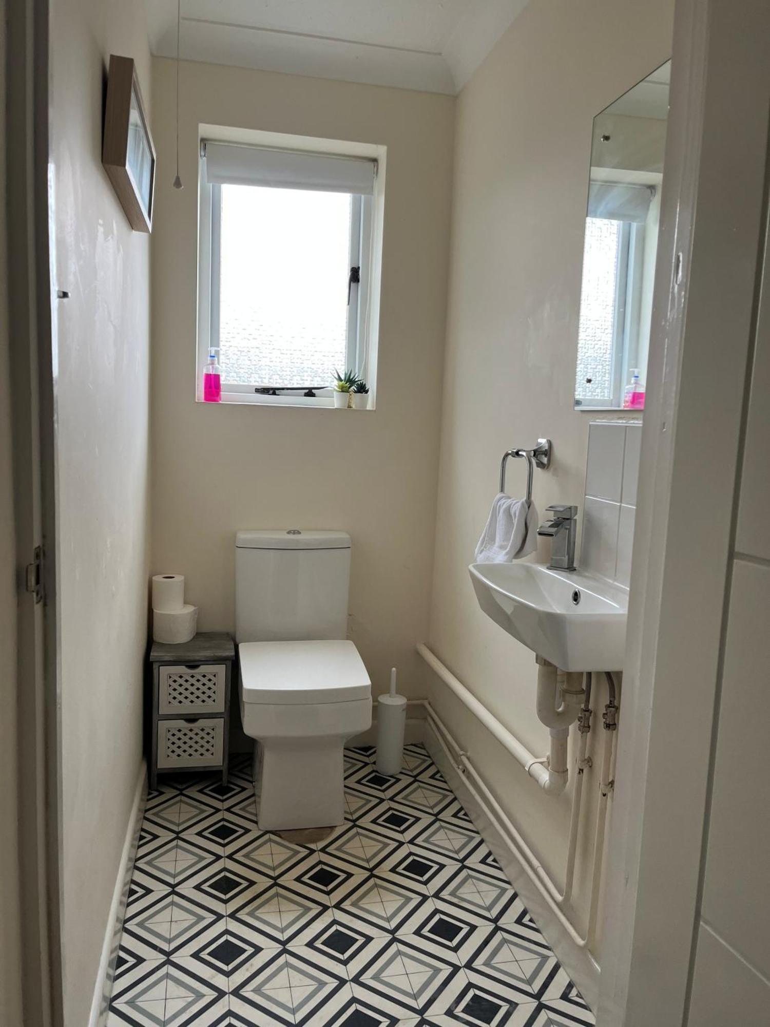 The Firs - Apartment Next To Beach & Forest - Pets Are Free Barton-on-Sea Exterior foto